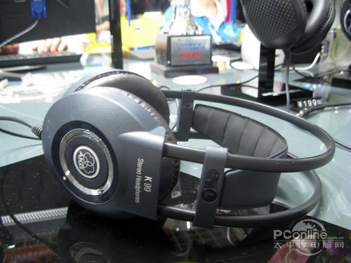 AKG K99