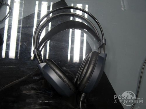 AKG K99