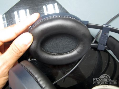AKG K99