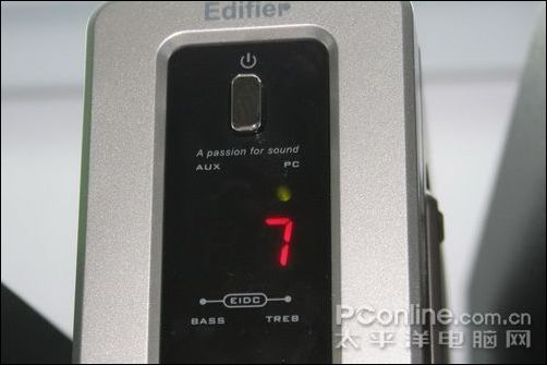 漫步者C2