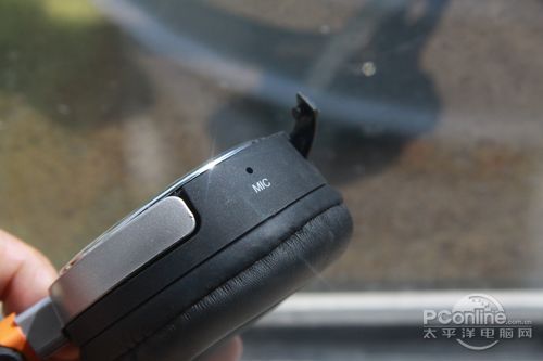 隐藏式的麦克风设计