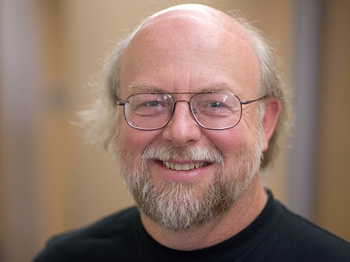 詹姆斯·戈士林(james gosling)先生以"java技术之父"而闻名于世.