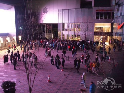 iPhone 4行货开售