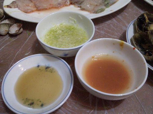 蒜泥醋,鱼露,辣椒醋
