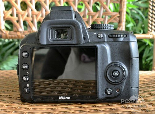 尼康 D3000(配18-55mm镜头)图片
