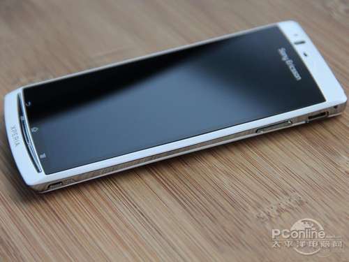 索尼爱立信 lt18i(xperia arc s)索爱 lt18i(xperia arcs)延续了lt15i