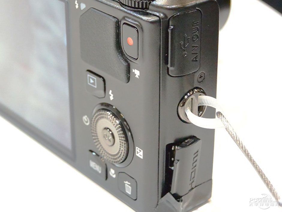 尼康长焦相机s9500/s9400展台现场试玩
