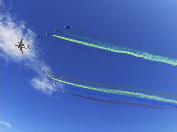 60年国庆阅兵精彩图片《空中篇》