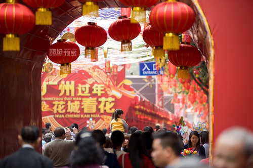 行花街逛庙会吃美食 看马年各地春节风俗