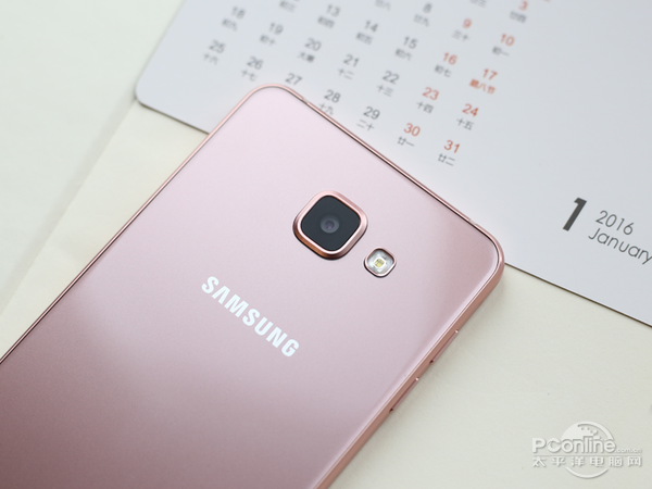 太平洋电脑网 聚阅读 手机 > 三星新款手机     尽管,galaxy a7(a7100