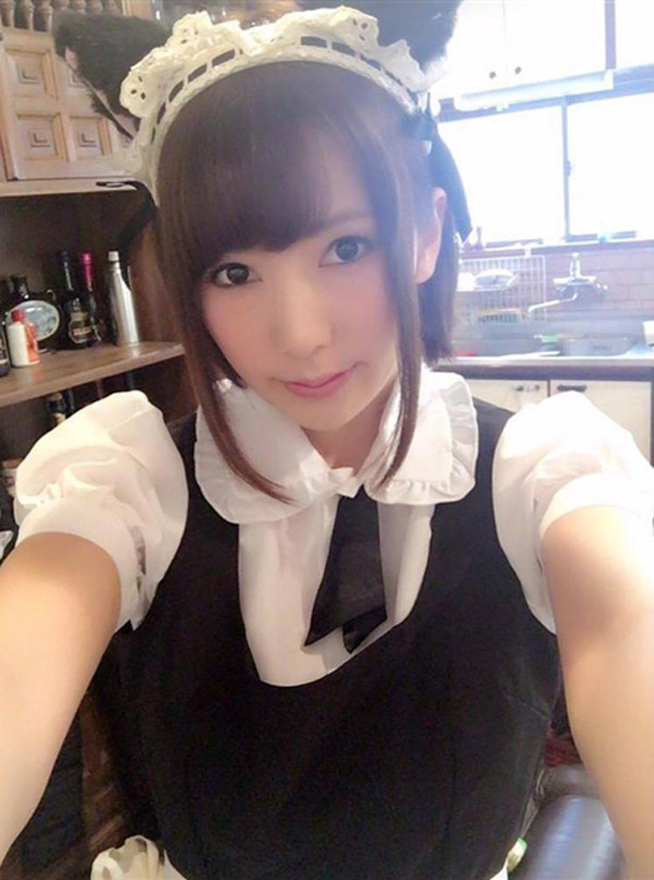 波多野结衣穿白丝玩cos:艾蜜莉雅和伊莉雅相当漂亮