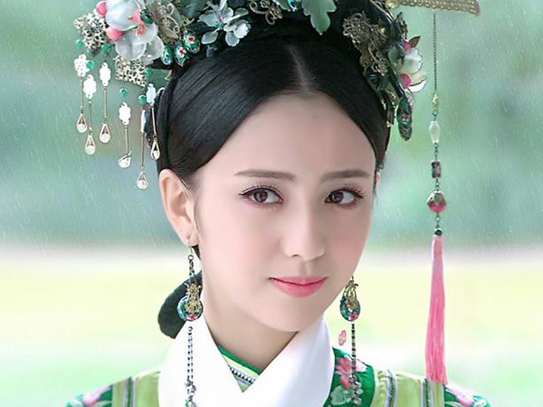 今天正好是佟丽娅和陈思诚结婚三周年,朋友圈照片文字"没有什么是可以