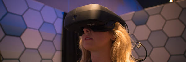 HTC哭晕在厕所 LG在GDC展示搭载Valve追踪的VR