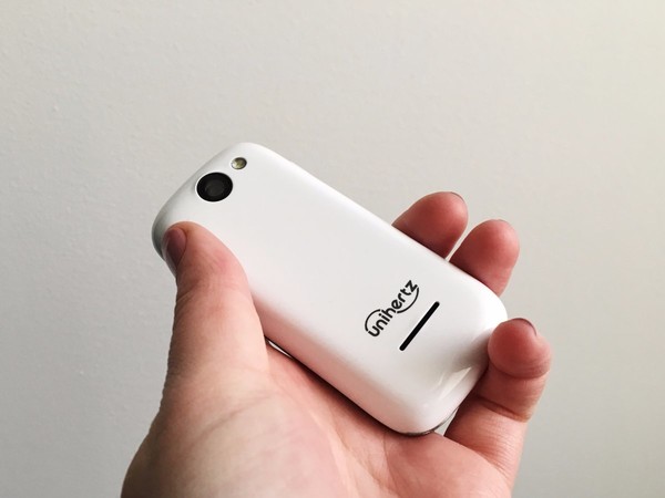 全球最小4g智能机jelly:2.45英寸屏幕 运行安卓7.0系统