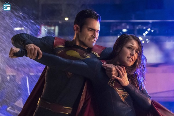 《女超人》最终集预告 超人痛下杀手大战超女