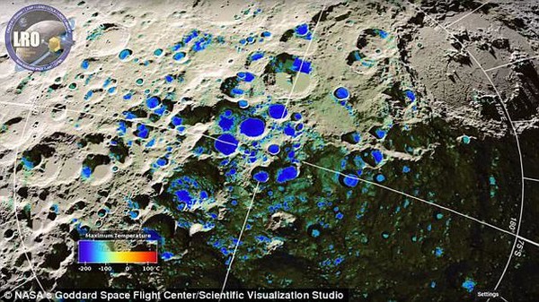 月球南极陨坑发现神秘霜层:产生奇特反光