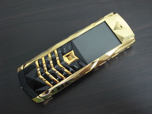 vertu是一个以生产镶嵌各种珠宝的高端手机而著称的品牌,由诺基亚