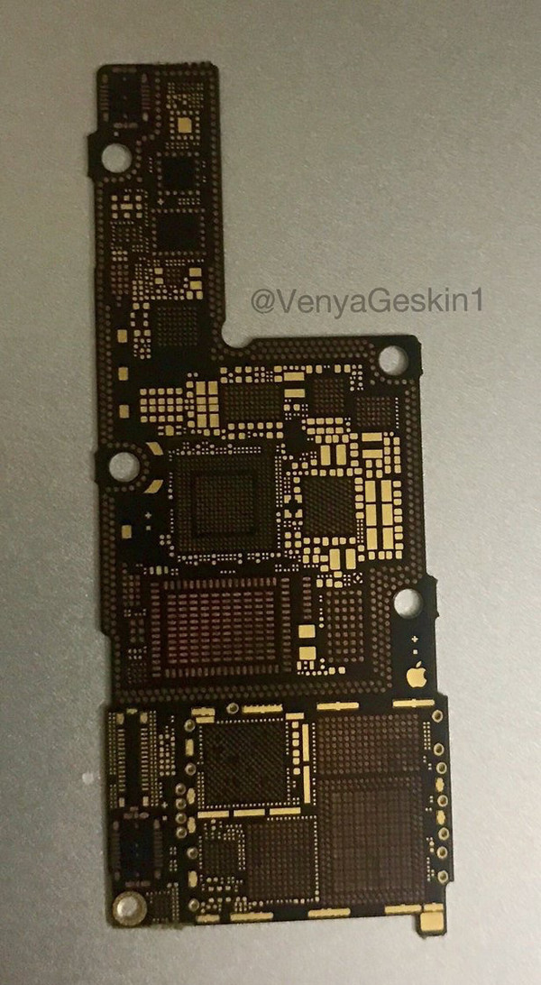 iPhone 8 PCB 电路板谍照 iPhone 8 PCB 电路板谍照