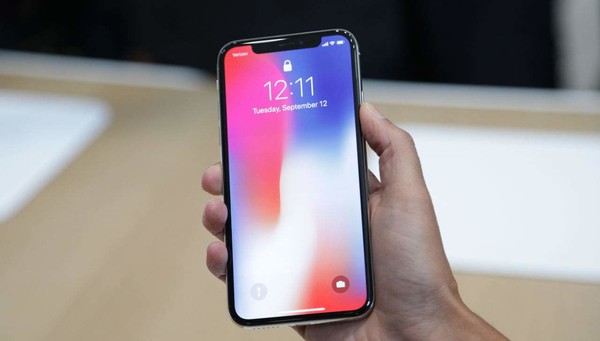 苹果iphone默认铃声"开场"从ios7就开始使用,在iphone x上苹果引入了