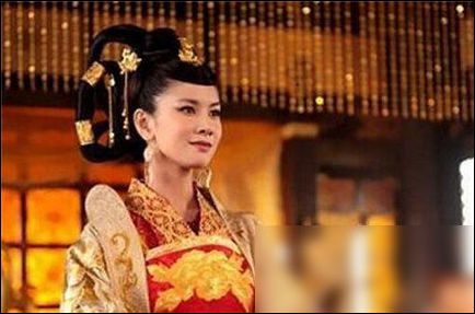 大象二年(580年),宇文贇改尊阿史那氏为天元上皇太后.