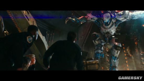 《环太平洋2》火爆终极预告 星战男主大战机甲与怪兽