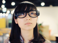 日本公司正在研发智能眼镜，可以将文字转为声音