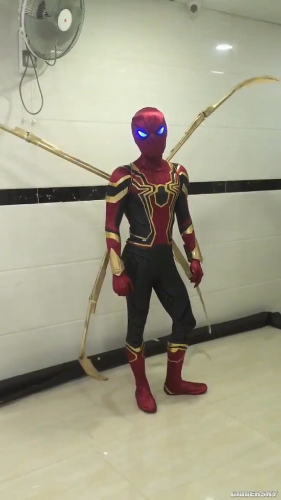 《复仇者联盟3》香港粉丝自制钢铁蜘蛛侠战甲