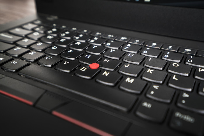 米乐 M6米乐ThinkPad T480傲腾版评测：高端经典融合黑科技(图5)