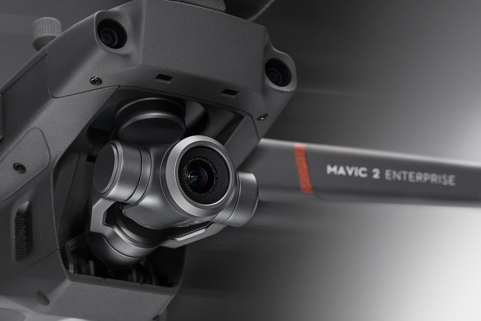     "御"mavic 2行业版具有独特的拓展配件接口,可搭载不同的