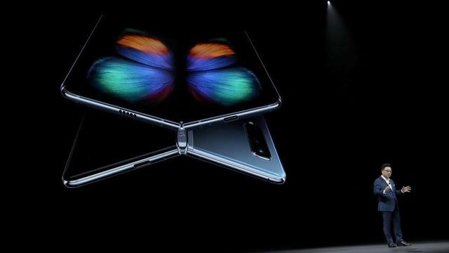 三星折叠手机galaxy fold月产能曝光 售价或超1万元