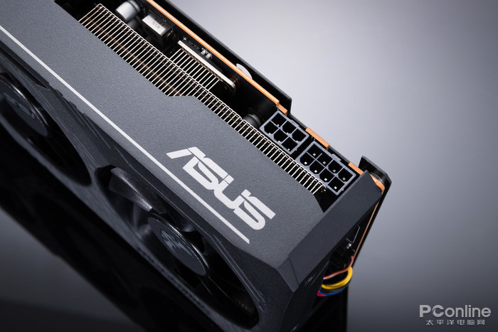 华硕tuf3rx5700xto8ggamingoc评测外表低调的它却能挑战顶级非公