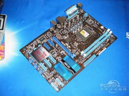 華碩p8h61主板在擴展方面,提供了1條pci-e x16插槽,2條pci-e x1插槽和