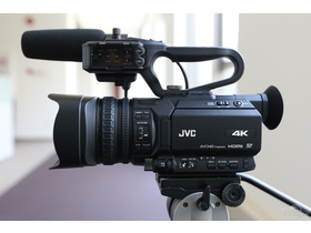 JVC GY-HM200jvc