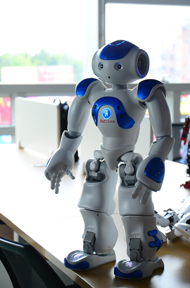 无限可能当图灵机器人遇到超极英雄