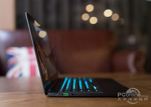 雷蛇Razer Blade Stealth升级版(i7-6700HQ/16G/512G/4K屏)