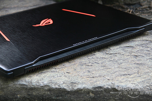 ROG S7VT