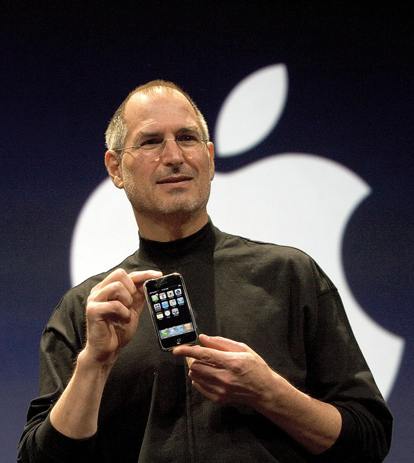 首先我们要向大家介绍一下,在2007年1月9日,苹果联合创始人史蒂夫