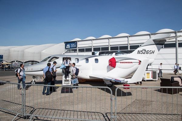 巴黎航展:本田展出首款hondajet ha-420小型商务机