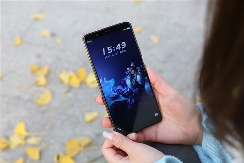 vivo X20Plus屏幕指纹版1