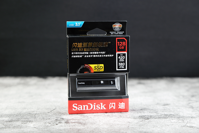 闪迪至尊极速CZ880