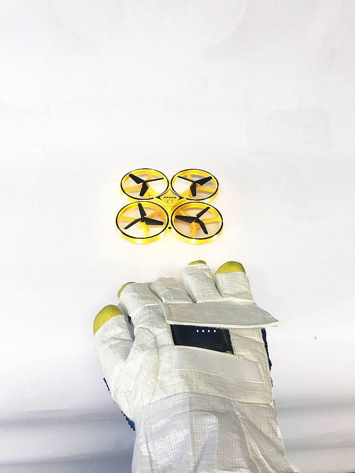 欧空局展示PowerGlove原型：可控制无人机太空手套