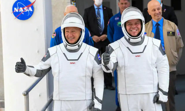 NASA两名宇航员升空1个月准备搭乘SpaceX飞船返航