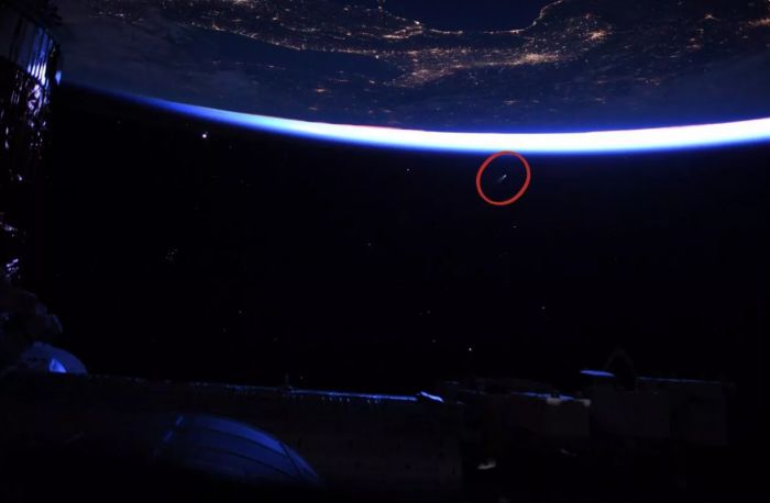 宇航员从国际空间站捕捉到罕见明亮彗星Neowise景象