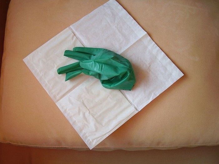 专家解释为何通过戴手套来预防新冠病毒或是个坏主意
