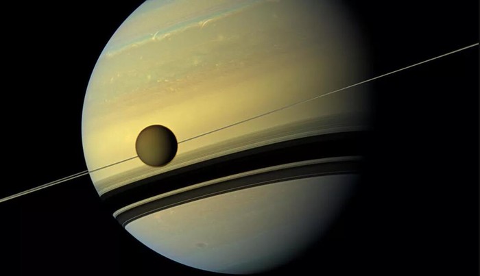 科学家在土星卫星土卫六大气层中发现奇怪的气体分子