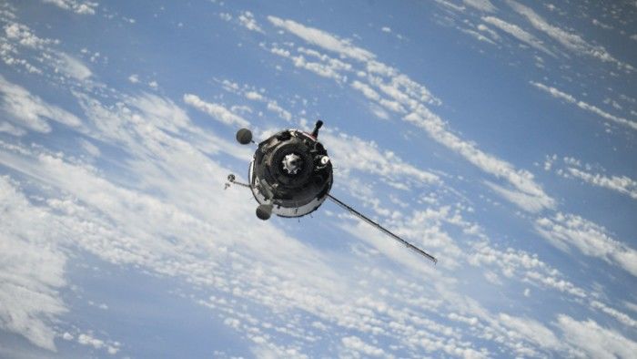 英国计划打造能帮助太空碎片移除的卫星