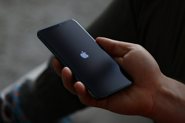 苹果iPhone13将配新型屏幕：高刷新率下更省电