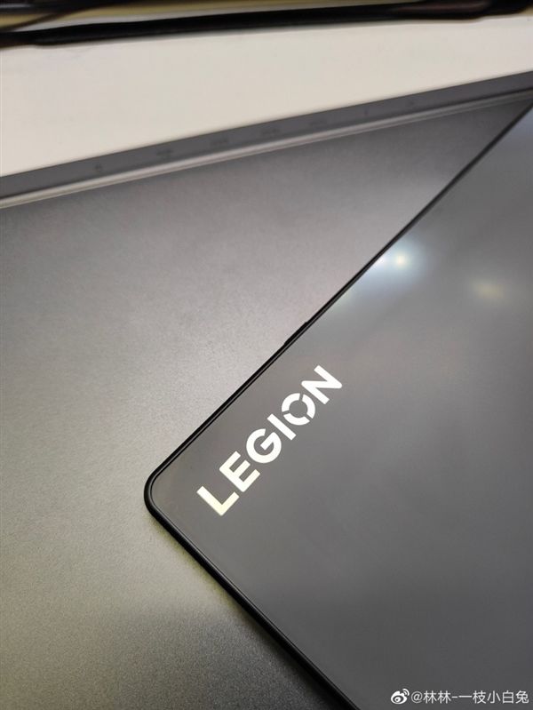 联想高管晒“Legion”拯救者平板真机：屏幕8英寸左右