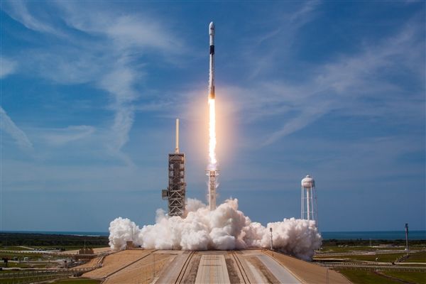 马斯克再发话：SpaceX最快5年将人类送上火星