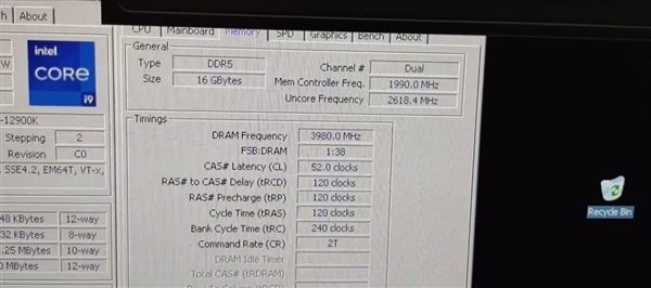 酷睿i9联手华擎Z690妖板DDR5内存风冷冲上8000MHz